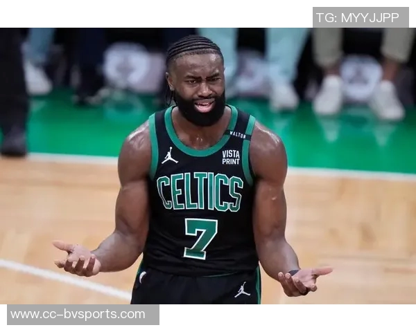 凯尔特人对决步行者杰伦布朗状态良好沃尔什因病缺席比赛